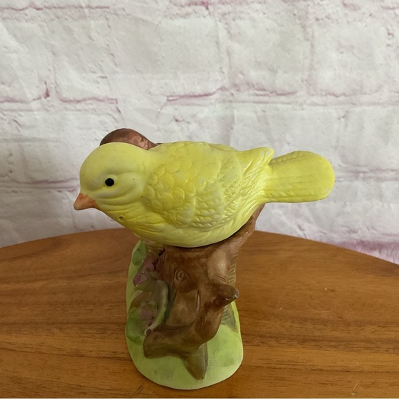 Vintage Two Birds in a Nest Ceramic Salt and Pepper Shakers - Picture 2 of 8